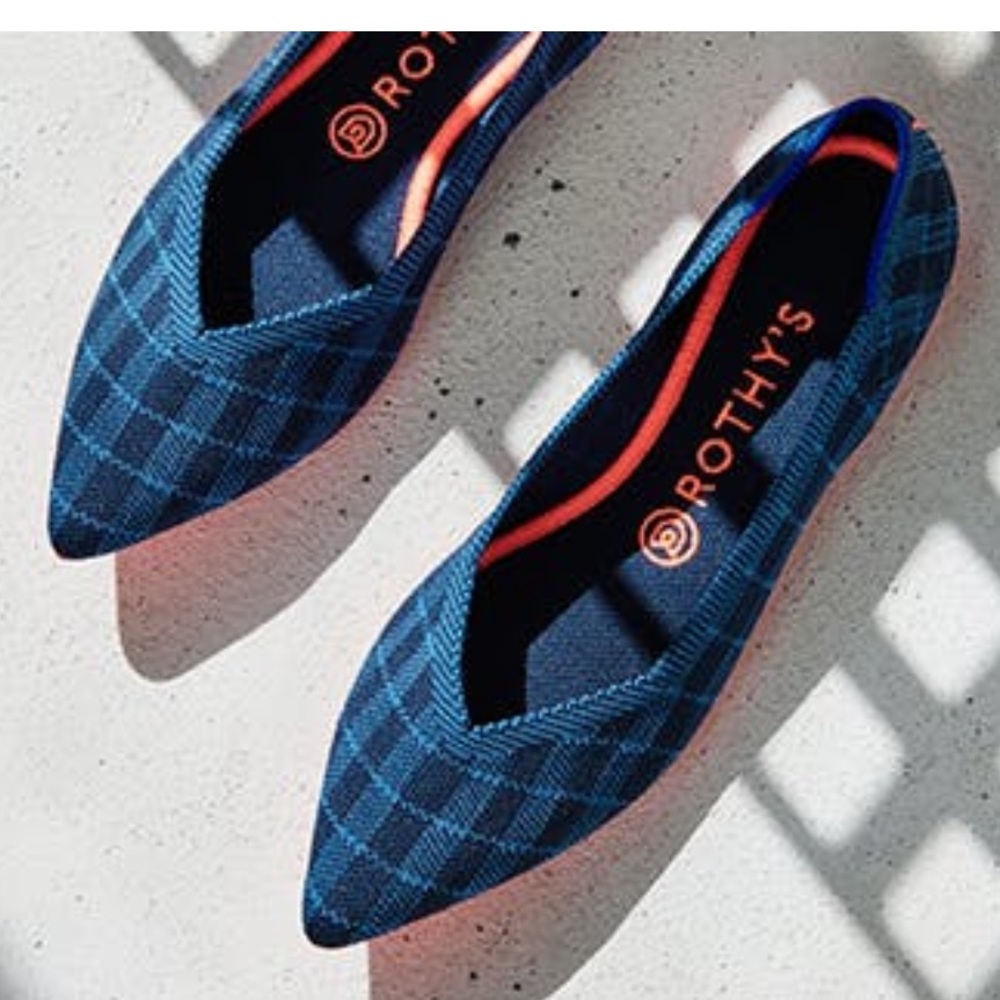 Rothys Indigo Gingham Plaid Point size W7.5